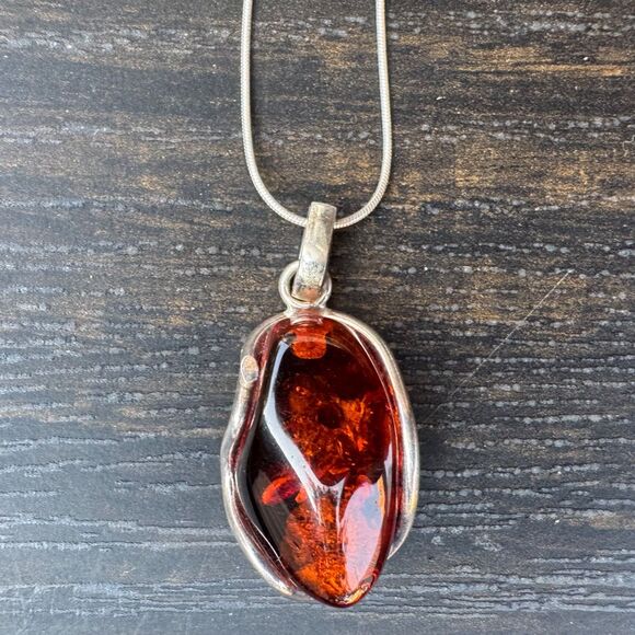 Vintage Genuine Cognac Baltic Amber Pendant, Sterling Silver Frame 18in Necklace - Picture 5 of 14
